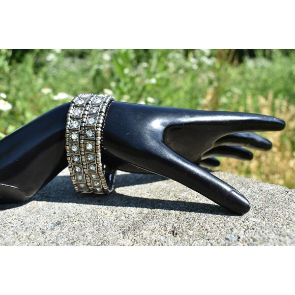 Iridescent Glass & Silver Beaded Stretch Bracelet – Elegant, Timeless, Chic (7") - Picture 7 of 10